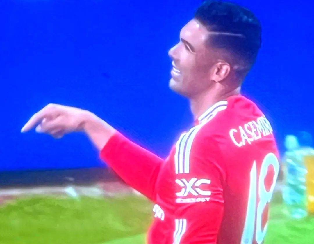 卡塞米罗有望终老曼联，阿莫林欲留其帮助重建！降薪拉爵才会批准